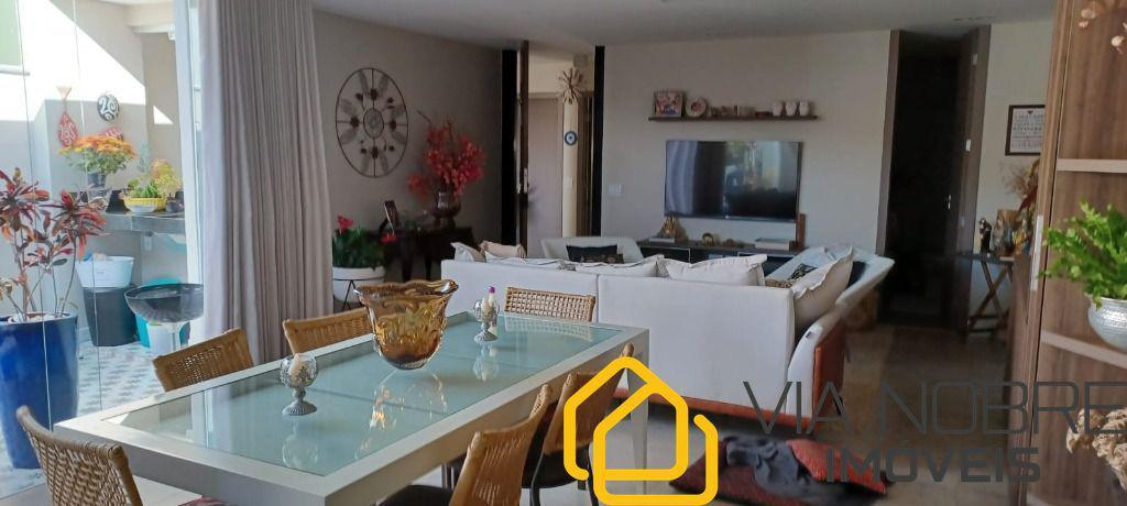 Casa, Estoril, 7 Quartos, 3 Vagas, 3 Suítes