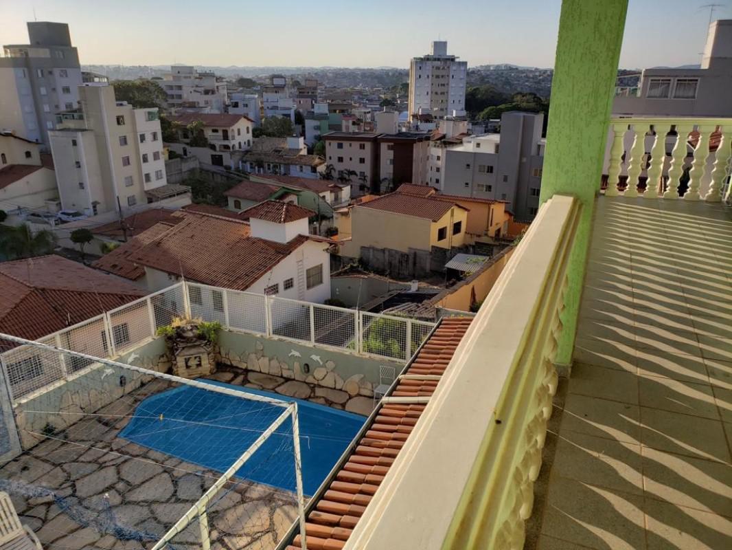 Casa, Fernão Dias, 4 Quartos, 5 Vagas, 2 Suítes