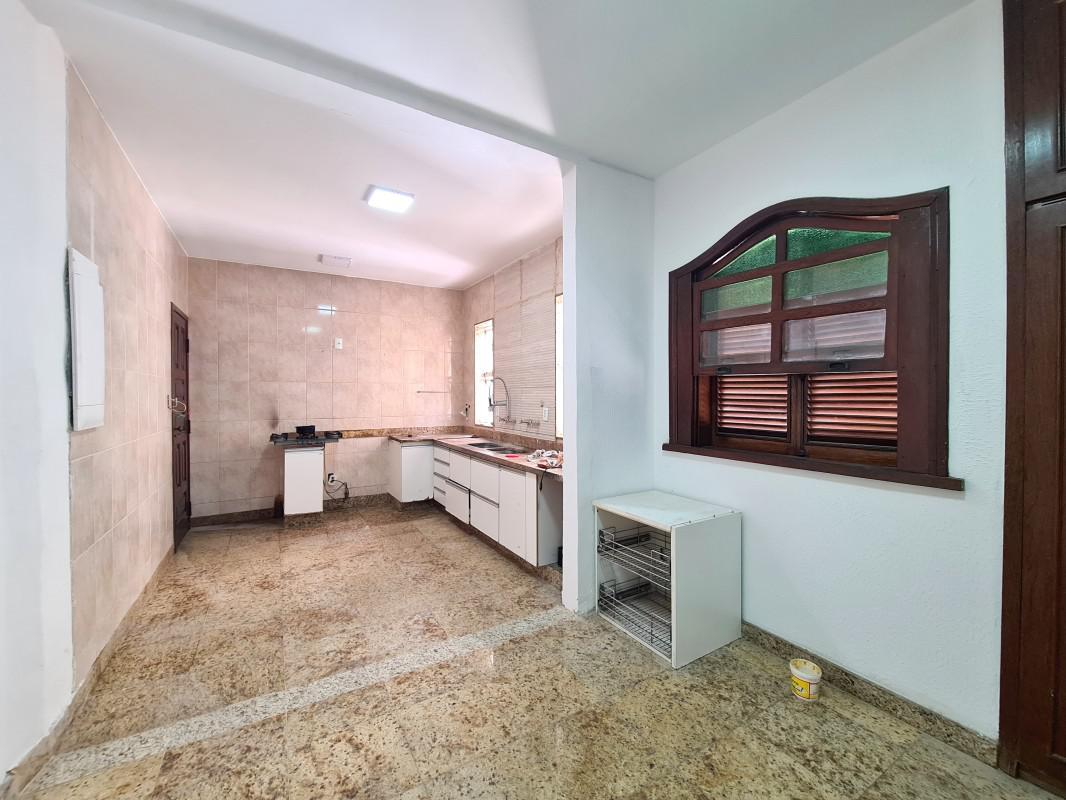 Casa, Gutierrez, 5 Quartos, 4 Vagas, 2 Suítes