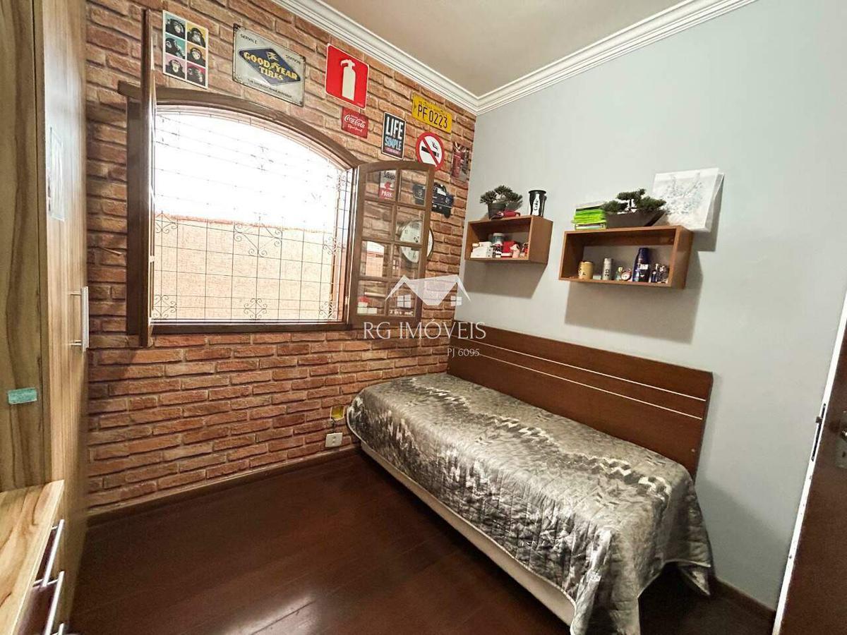 Casa, Barreiro, 3 Quartos, 4 Vagas, 1 Suíte