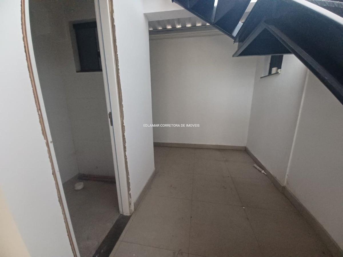 Galpão, Glória, 0 Quarto, 4 Vagas