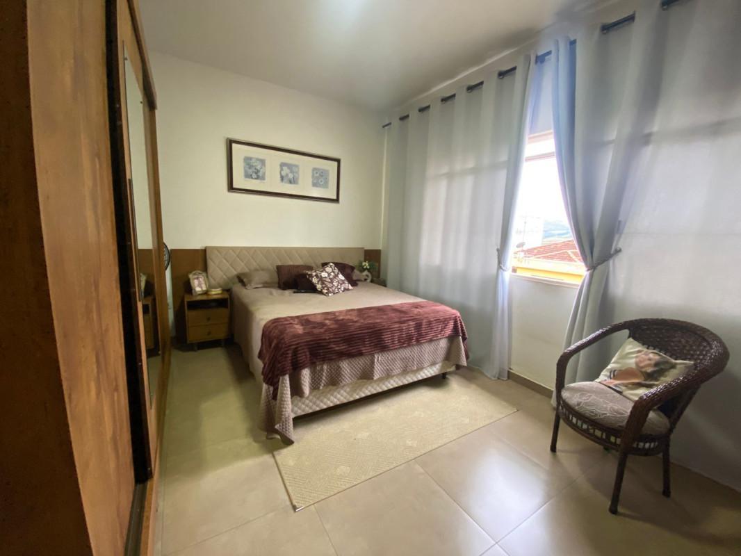 Casa, Centro, 5 Quartos, 2 Vagas