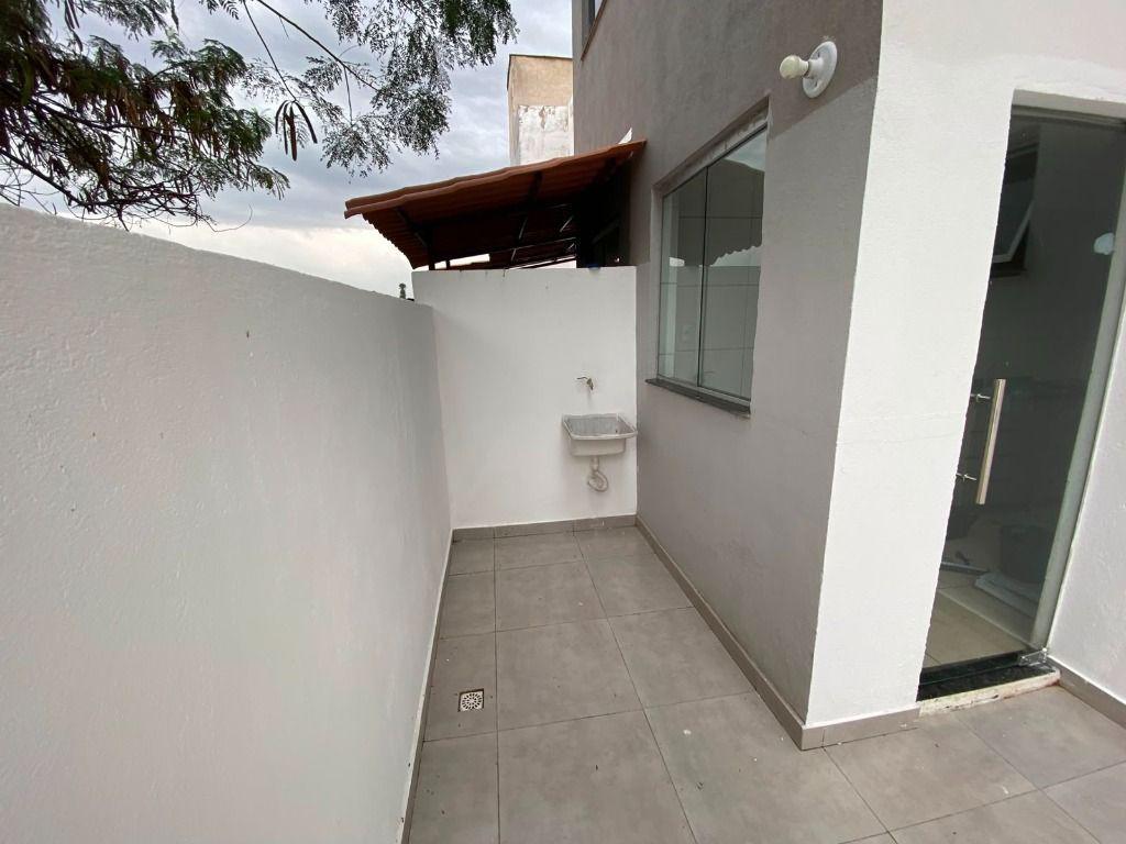 Apartamento, Jardim Vitória, 2 Quartos, 1 Vaga