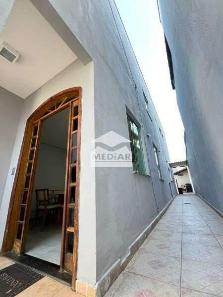 Casa Comercial, Dona Clara, 3 Quartos, 2 Vagas, 1 Suíte