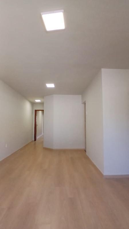 Casa, Castelo, 4 Quartos, 2 Vagas, 1 Suíte