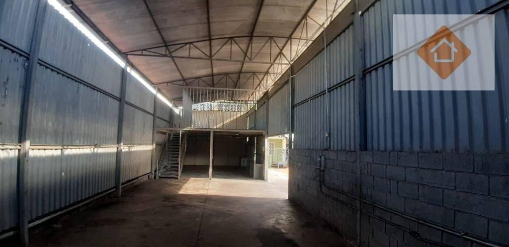 Galpão, Novo Glória, 0 Quarto, 20 Vagas