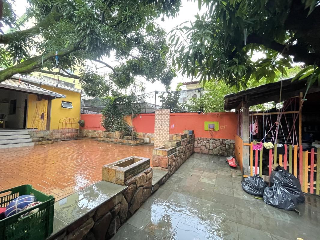 Casa, Sagrada Família, 3 Quartos, 2 Vagas, 2 Suítes