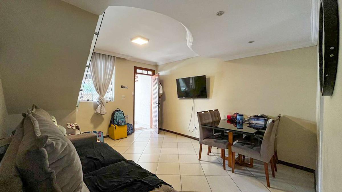 Casa, Camargos, 2 Quartos, 2 Vagas, 1 Suíte