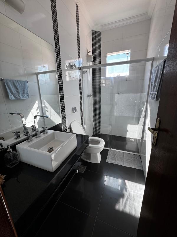 Casa, Parque Xangri-lá, 4 Quartos, 8 Vagas, 2 Suítes