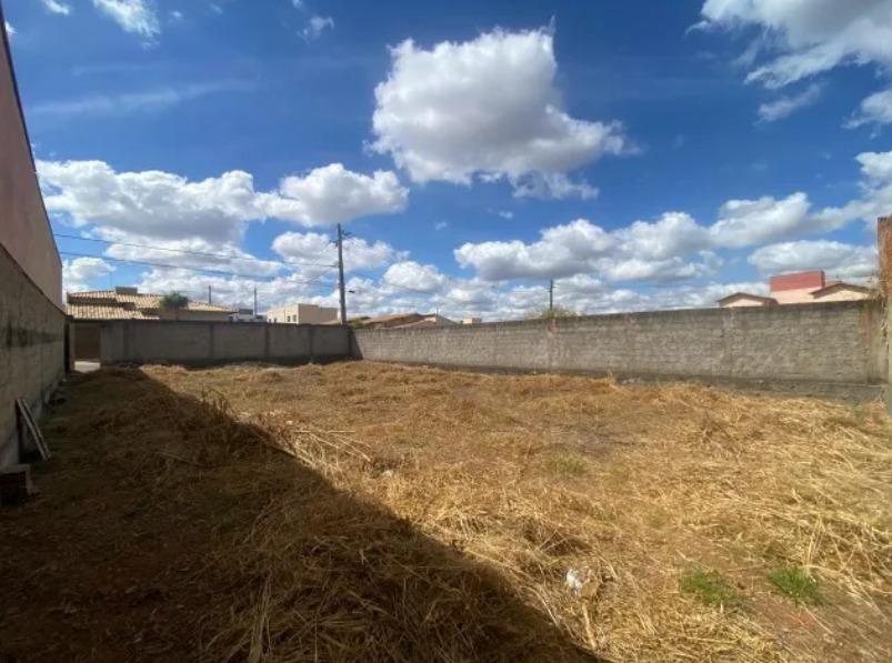 Lote, São Cristóvão, 1 Quarto, 0 Vaga