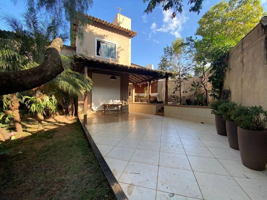 Casa, Trevo, 4 Quartos, 5 Vagas, 2 Suítes