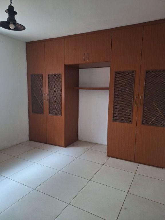 Casa, Centro, 2 Quartos, 5 Vagas, 1 Suíte