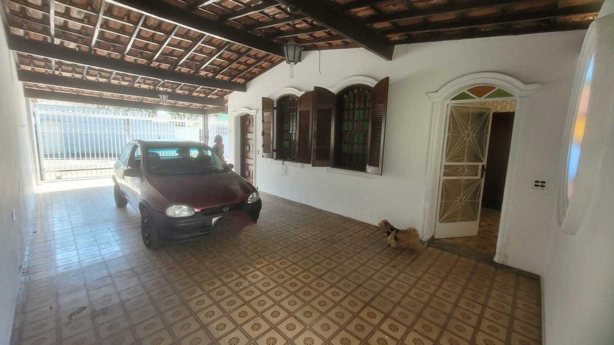 Casa, João Pinheiro, 5 Quartos, 4 Vagas, 1 Suíte