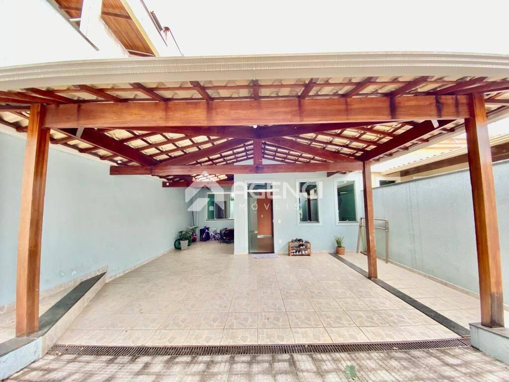 Casa, Cabral, 3 Quartos, 0 Vaga, 1 Suíte