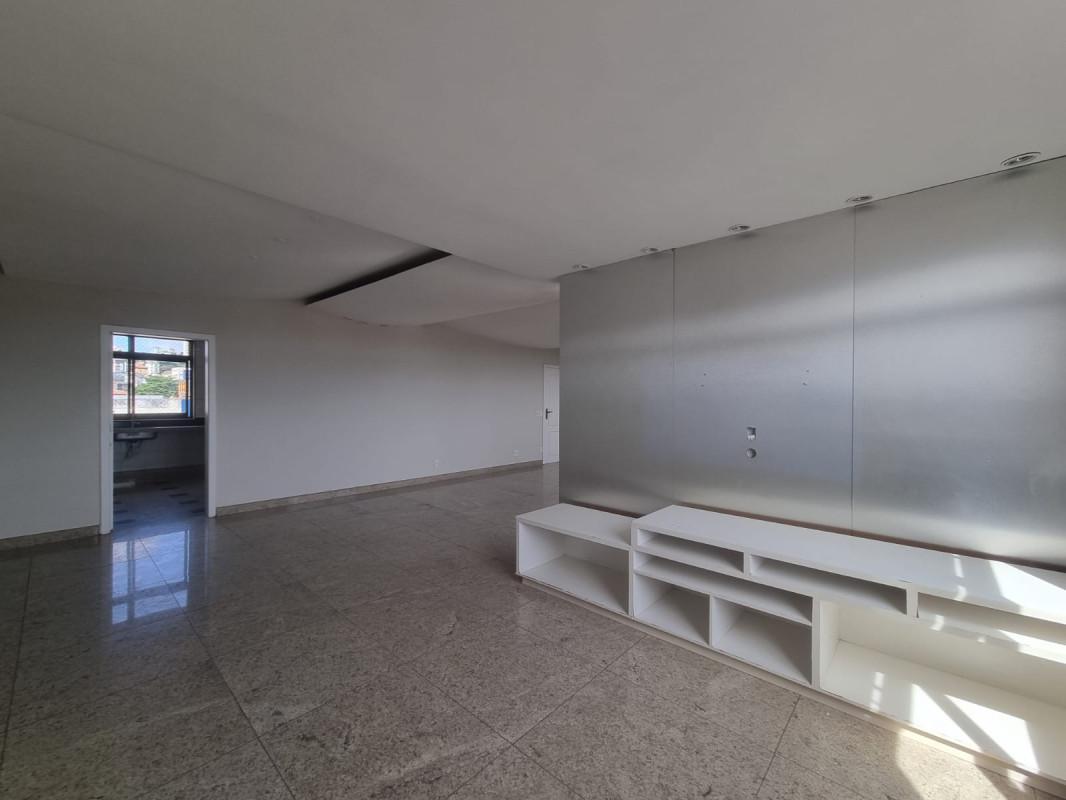 Apartamento, Barreiro, 3 Quartos, 2 Vagas, 1 Suíte