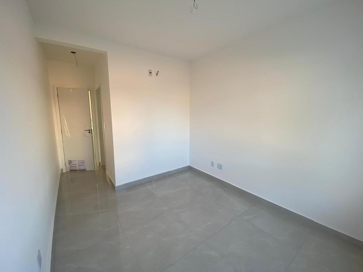 Casa, Floramar, 2 Quartos, 1 Vaga, 1 Suíte