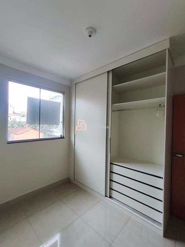 Apartamento, Barreiro, 3 Quartos, 3 Vagas, 1 Suíte