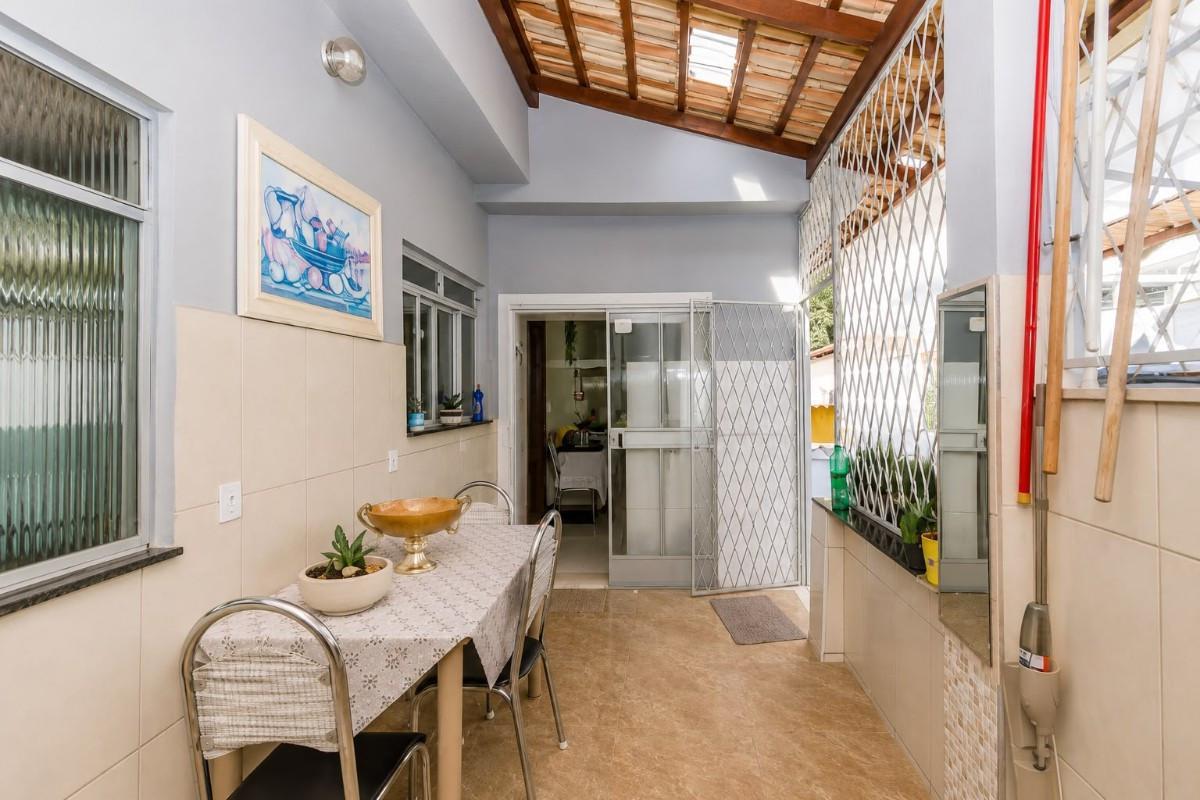 Casa, Cinquentenário, 3 Quartos, 2 Vagas, 1 Suíte