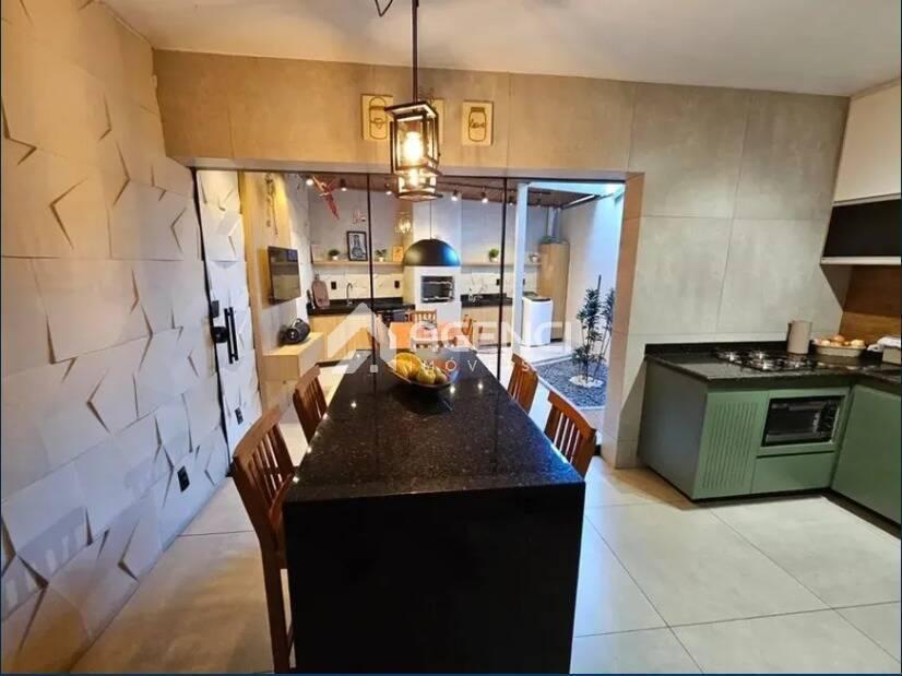 Casa, Cabral, 3 Quartos, 0 Vaga, 1 Suíte