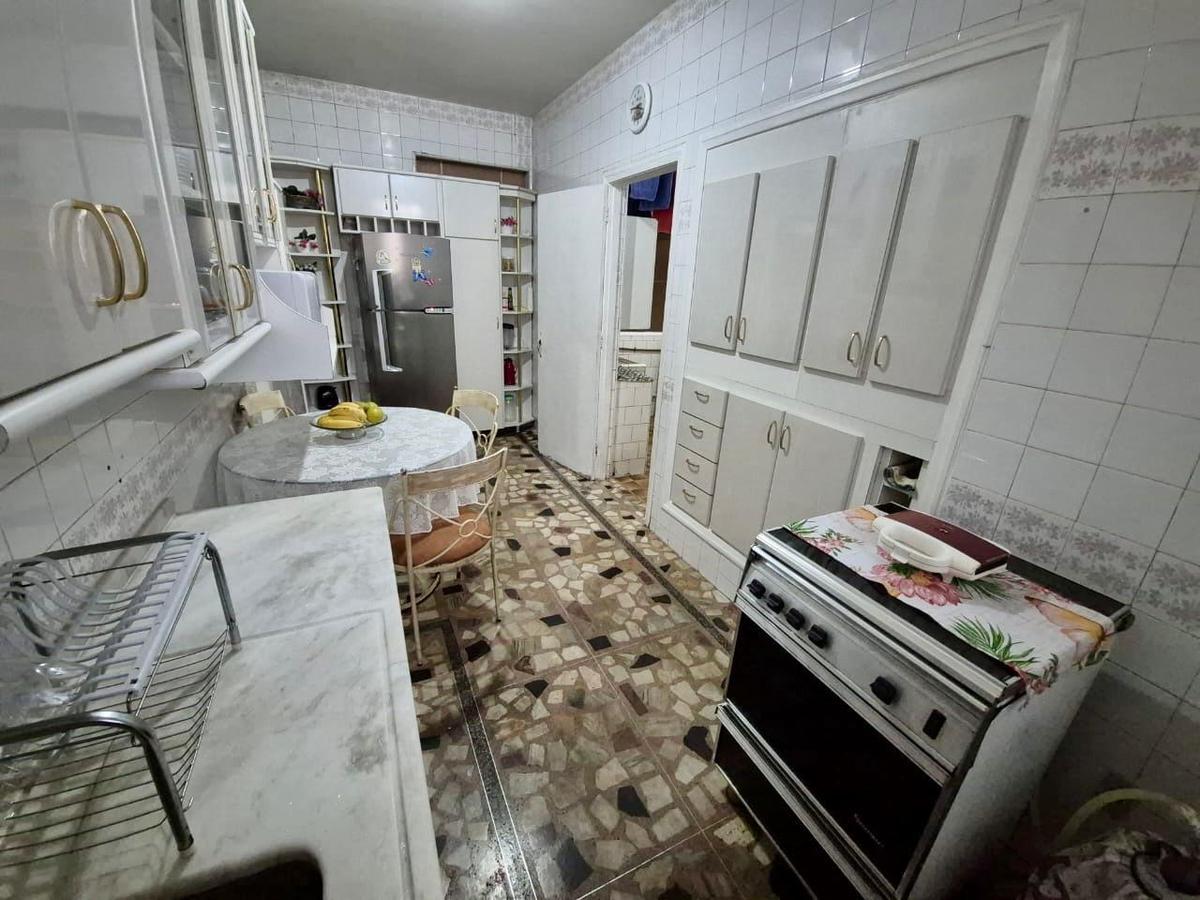 Apartamento, Centro, 4 Quartos, 0 Vaga, 1 Suíte