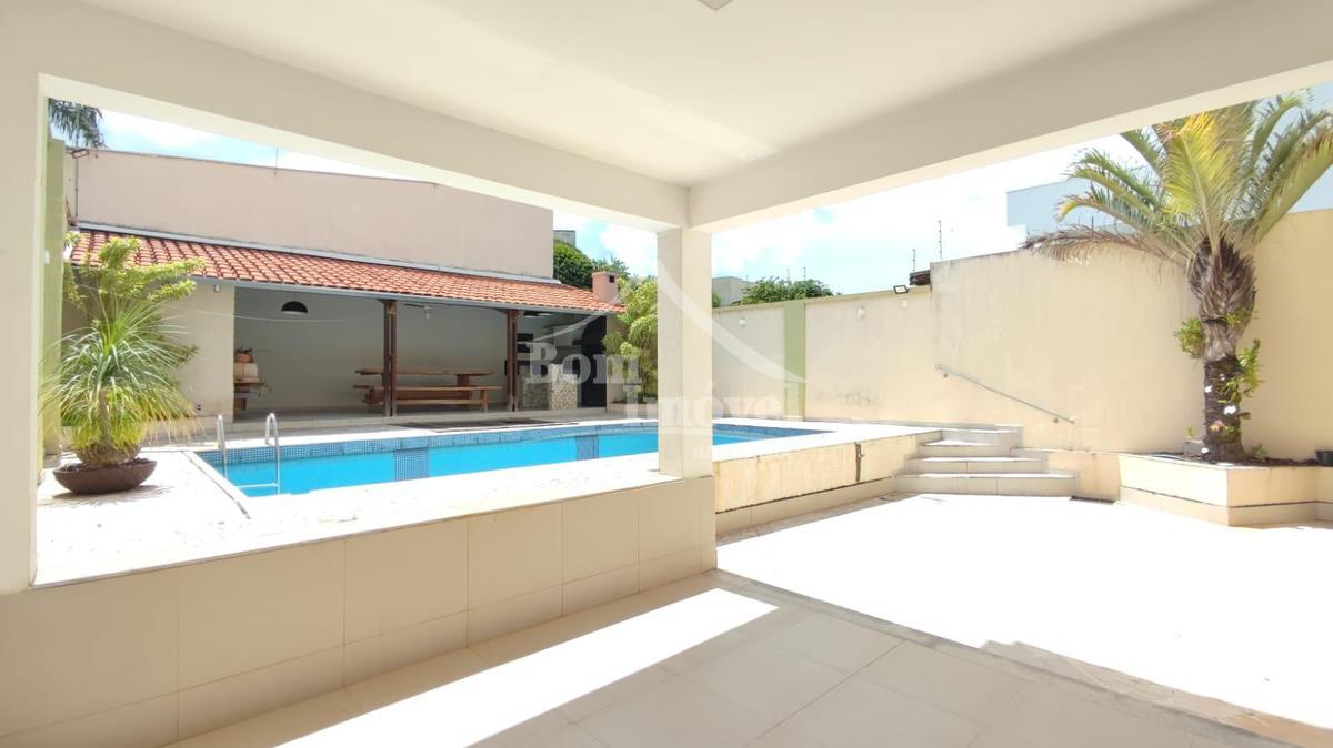 Casa, Centro, 3 Quartos, 4 Vagas, 3 Suítes