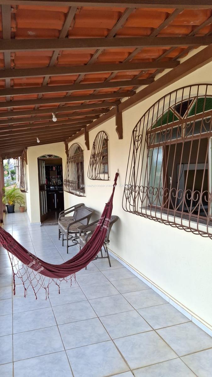 Casa, Industrial, 3 Quartos, 6 Vagas, 1 Suíte