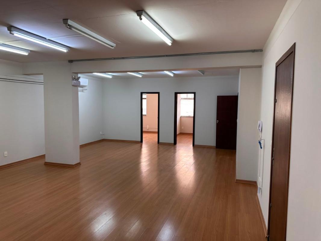 Sala, Centro, 0 Quarto, 1 Vaga
