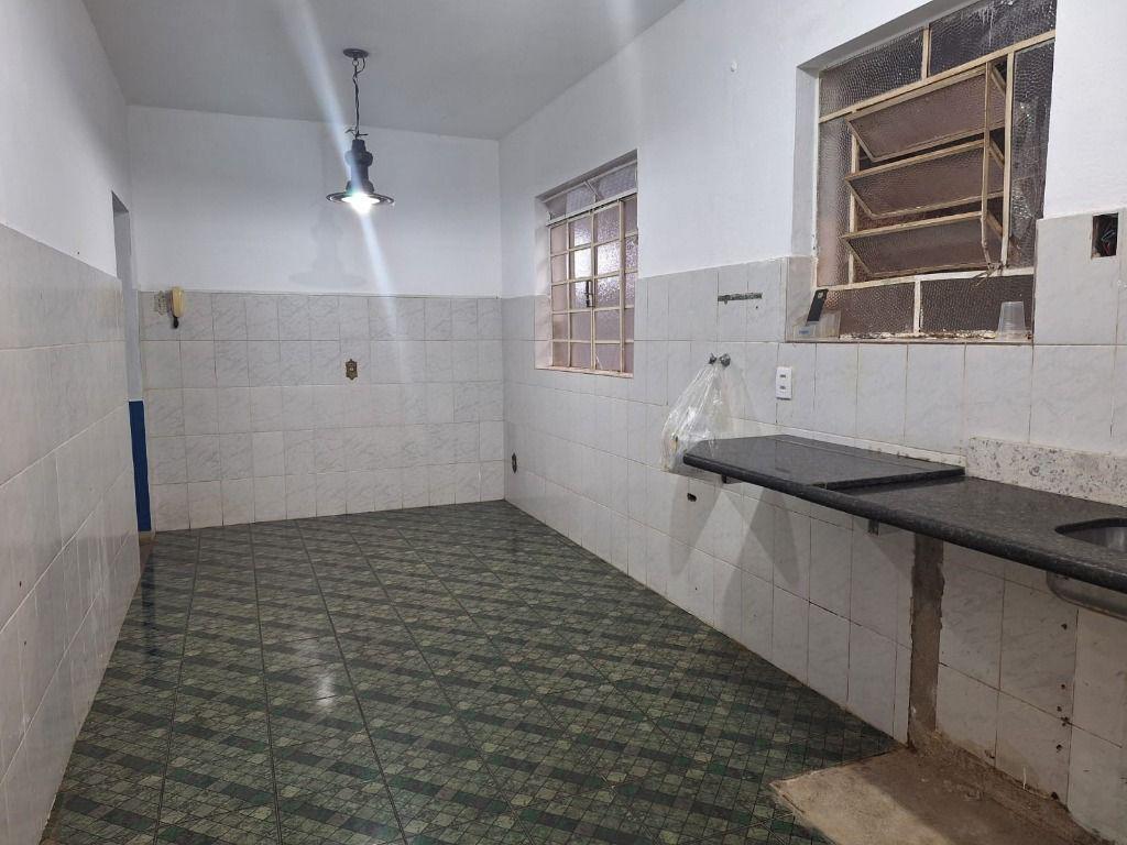 Casa, Centro, 2 Quartos, 5 Vagas, 1 Suíte