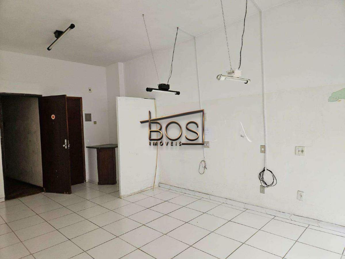 Sala, Centro, 0 Quarto, 0 Vaga, 1 Suíte