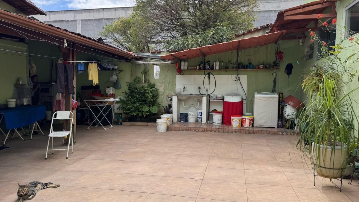 Casa, Santa Efigênia, 6 Quartos, 2 Vagas, 1 Suíte