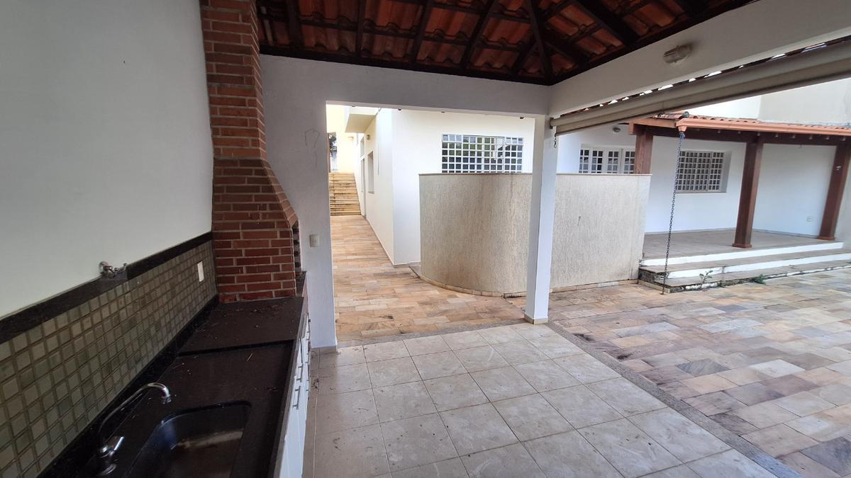Casa, Centro, 3 Quartos, 2 Vagas, 1 Suíte