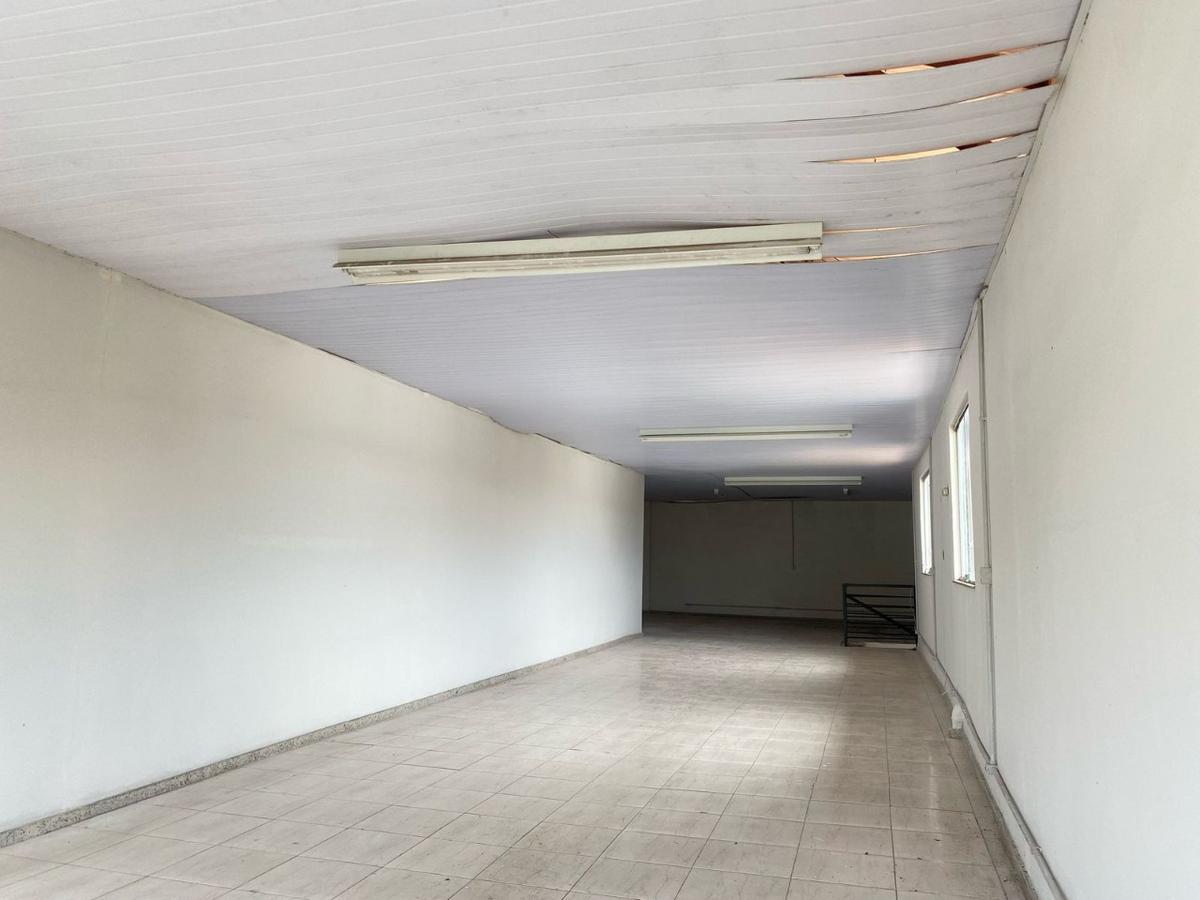 Prédio, Santa Cruz, 0 Quarto, 2 Vagas