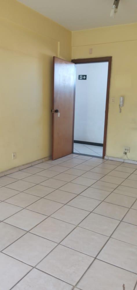 Sala, Barro Preto, 0 Quarto, 2 Vagas