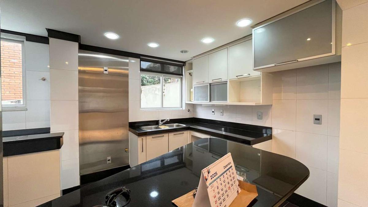 Apartamento, Coração de Jesus, 4 Quartos, 3 Vagas, 1 Suíte
