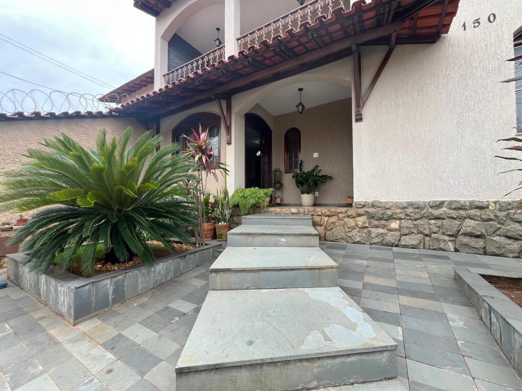 Casa, Alípio de Melo, 3 Quartos, 4 Vagas, 1 Suíte