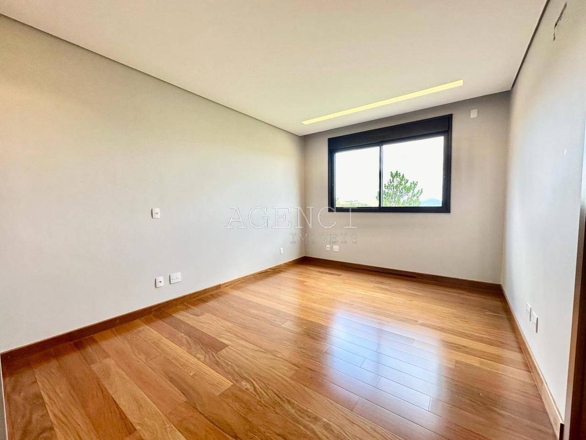 Casa em Condomínio, Alphaville - Lagoa dos Ingleses, 4 Quartos, 0 Vaga, 4 Suítes