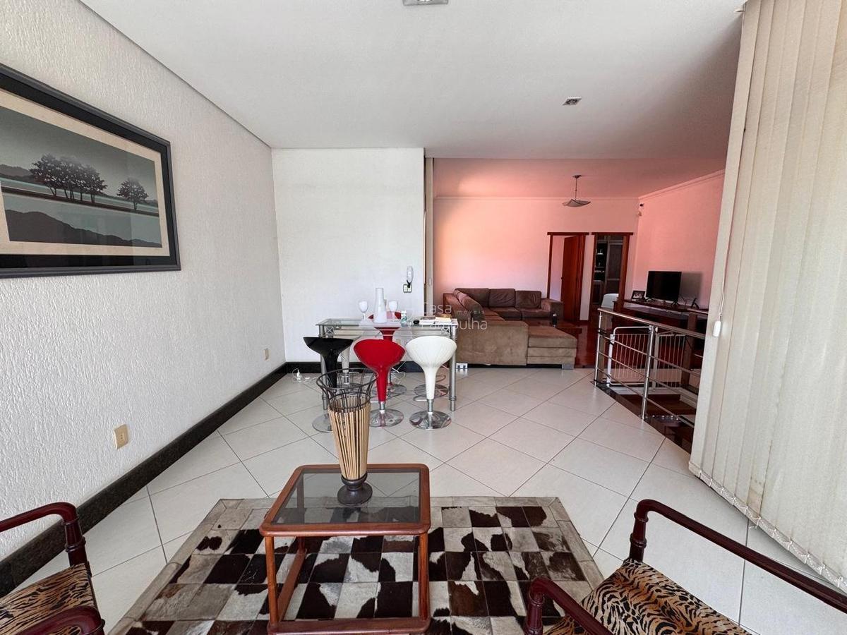 Casa, Itapoã, 4 Quartos, 8 Vagas, 3 Suítes