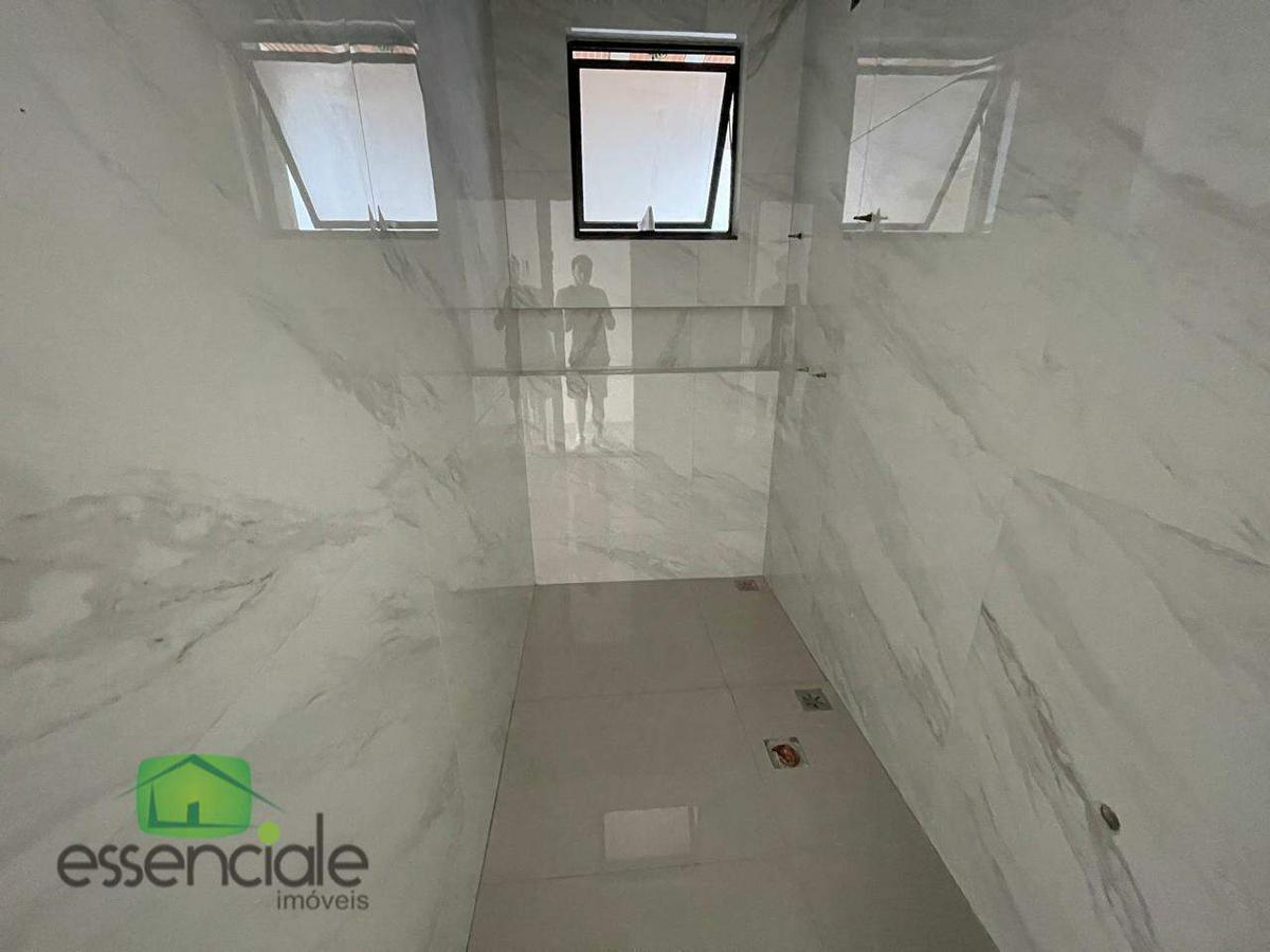 Casa, Europa, 3 Quartos, 3 Vagas, 1 Suíte