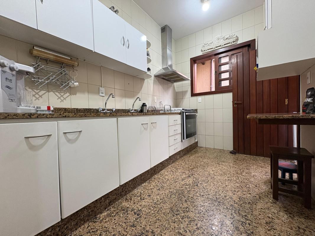 Casa, Paquetá, 4 Quartos, 2 Vagas, 1 Suíte