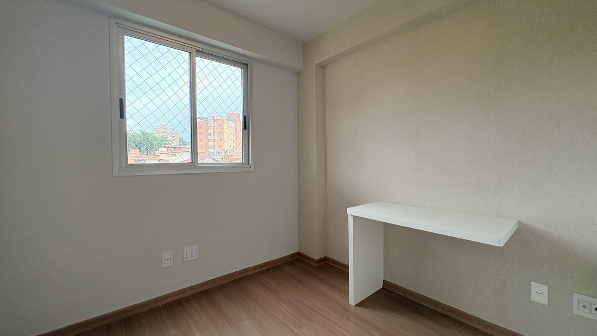 Apartamento, Sagrada Família, 3 Quartos, 2 Vagas, 1 Suíte