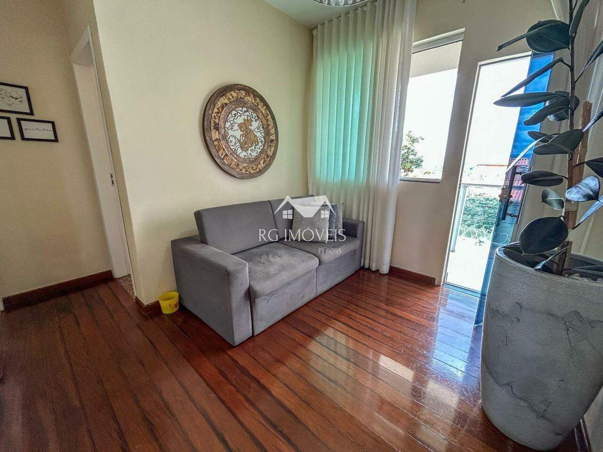 Casa, Santa Cruz Industrial, 4 Quartos, 4 Vagas, 2 Suítes