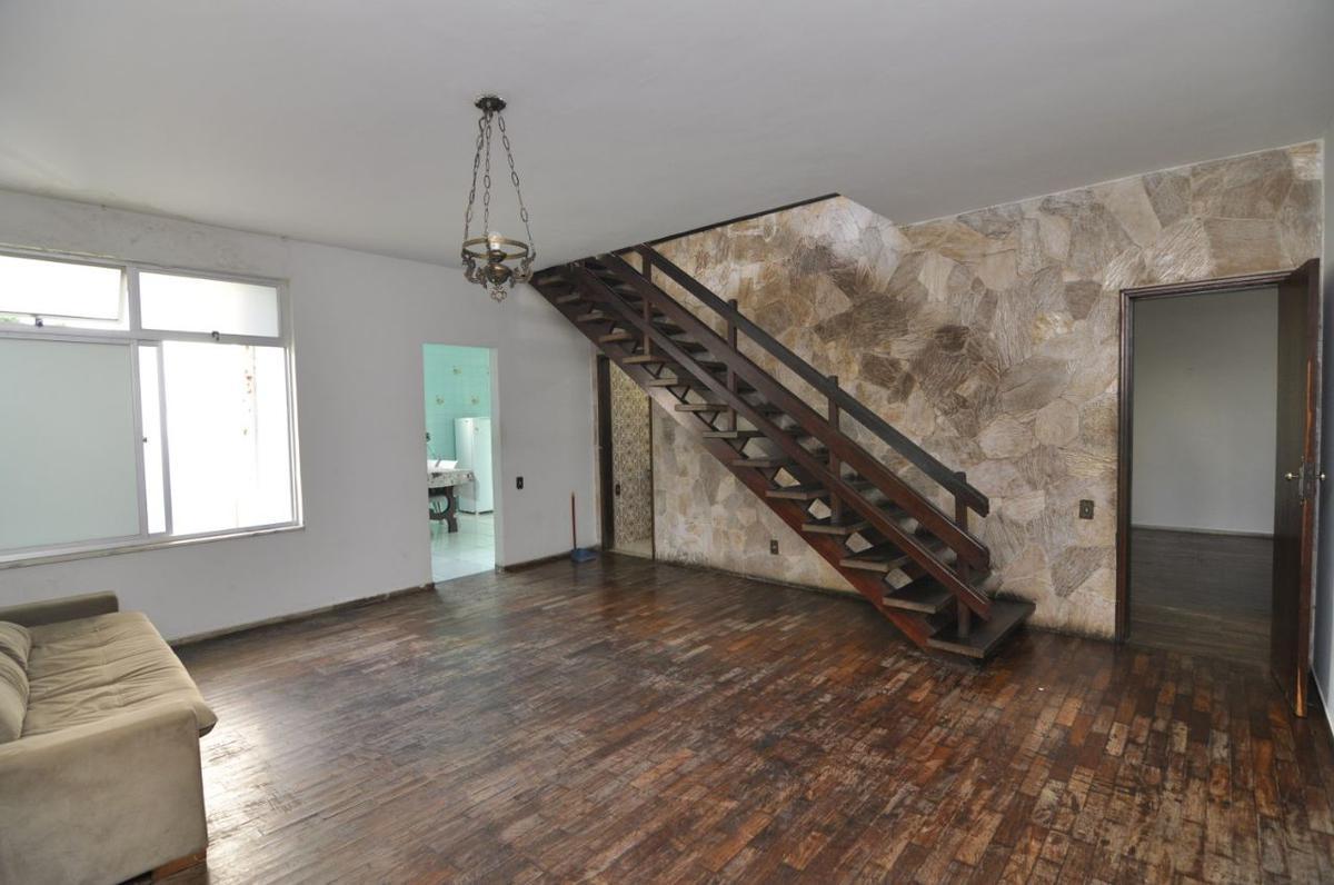 Casa, São José, 5 Quartos, 4 Vagas, 2 Suítes