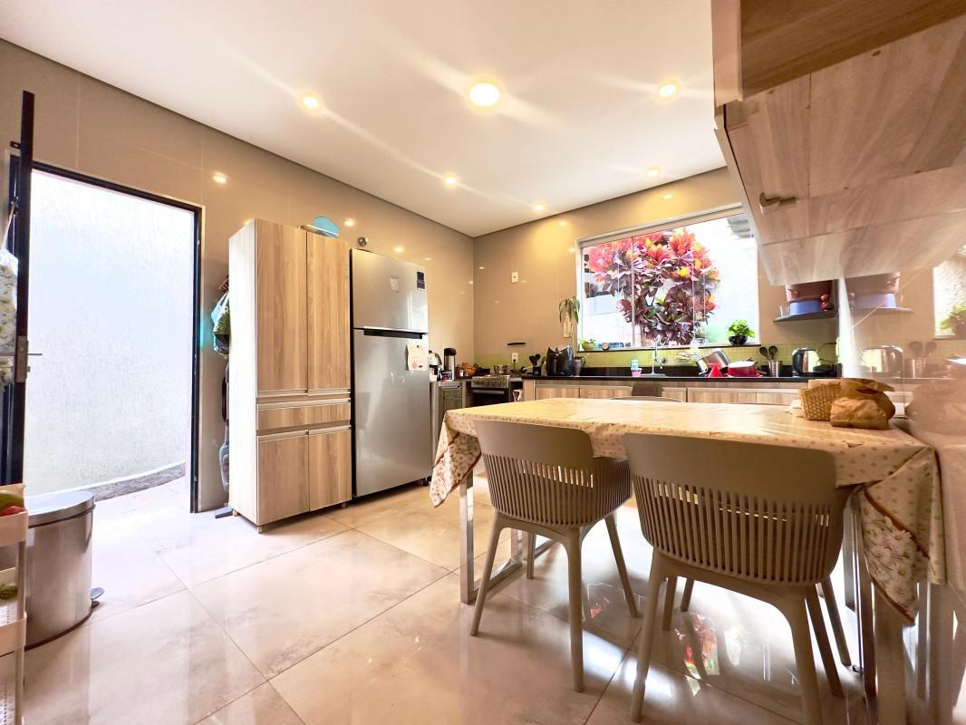 Casa, Novo Glória, 3 Quartos, 3 Vagas, 1 Suíte