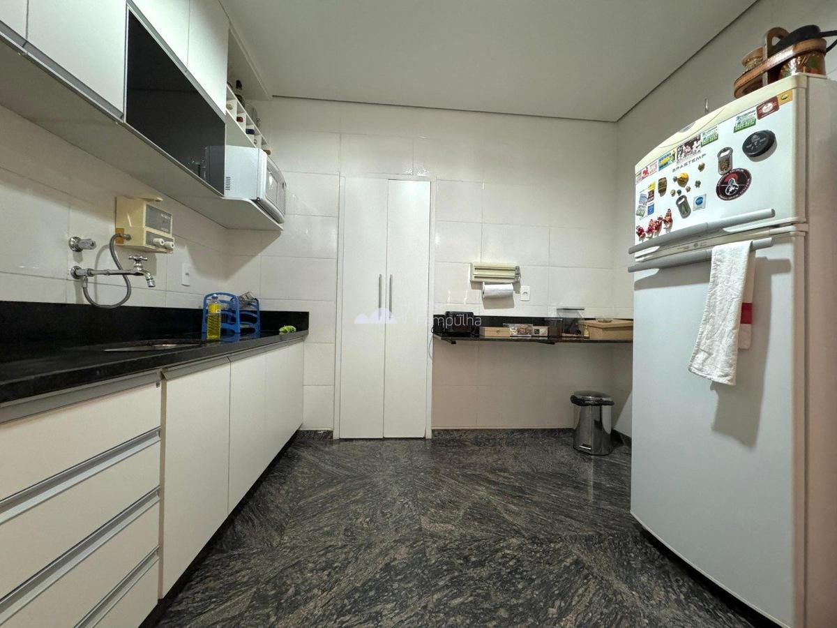 Casa, Itapoã, 4 Quartos, 6 Vagas, 1 Suíte