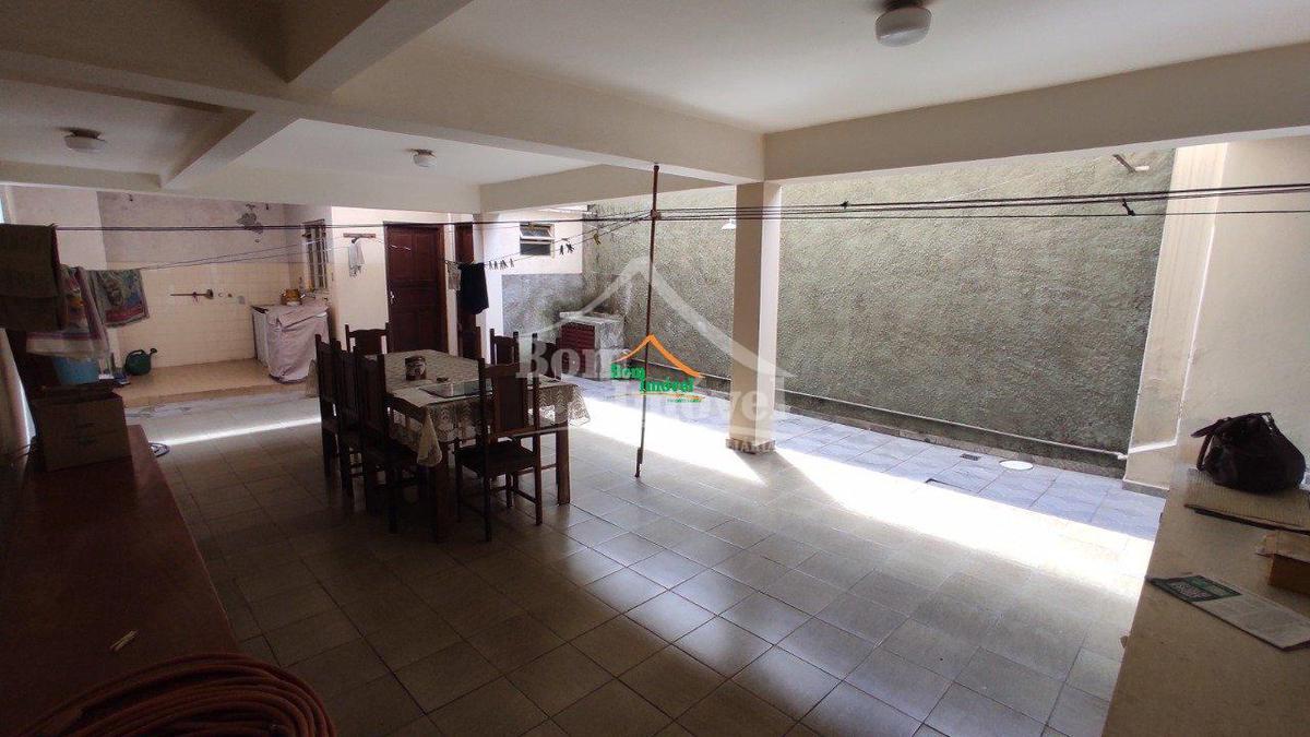 Casa, Centro, 3 Quartos, 3 Vagas, 1 Suíte