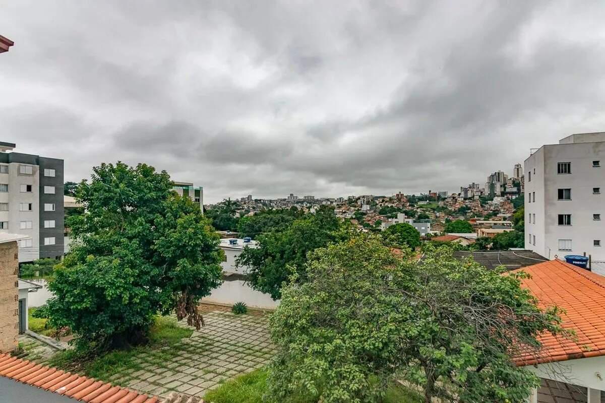 Casa, Palmeiras, 4 Quartos, 8 Vagas, 1 Suíte