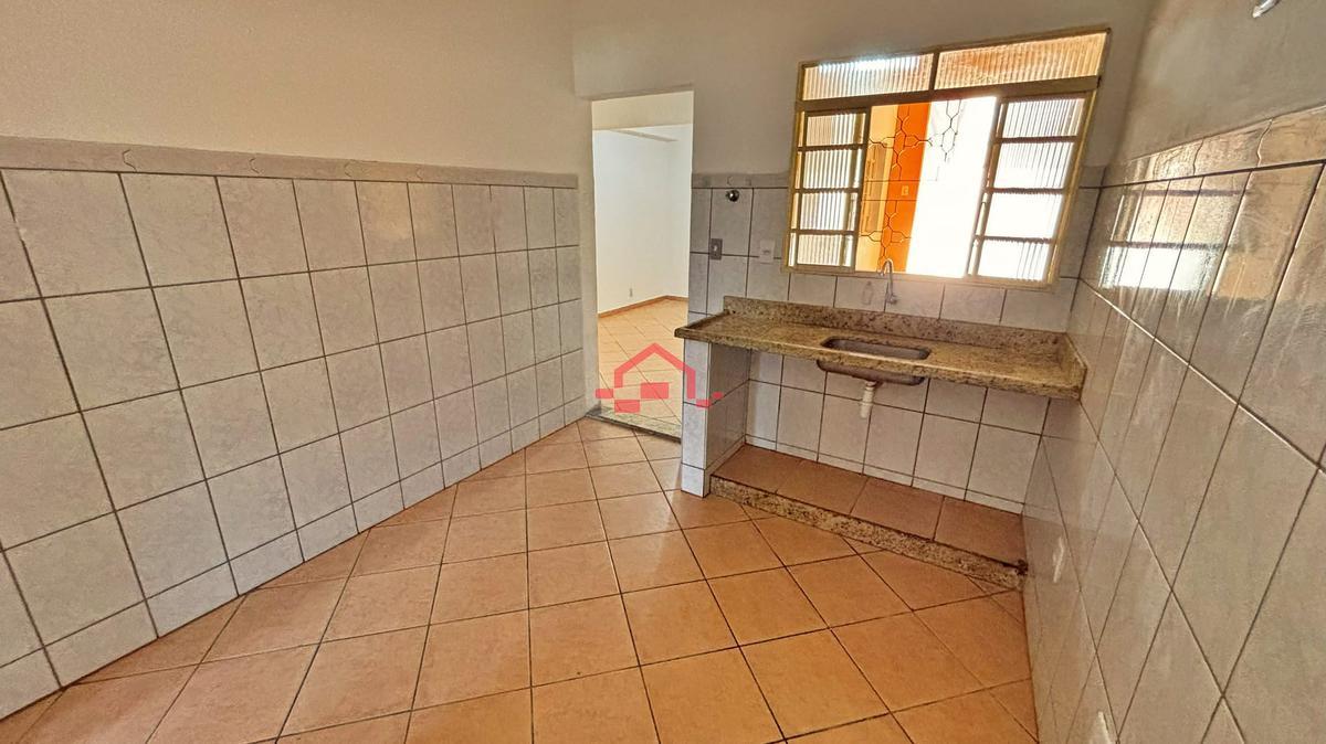 Casa, Minas Brasil, 2 Quartos, 0 Vaga