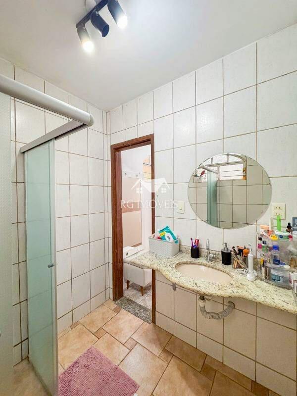 Casa, Itaipu, 5 Quartos, 4 Vagas, 1 Suíte
