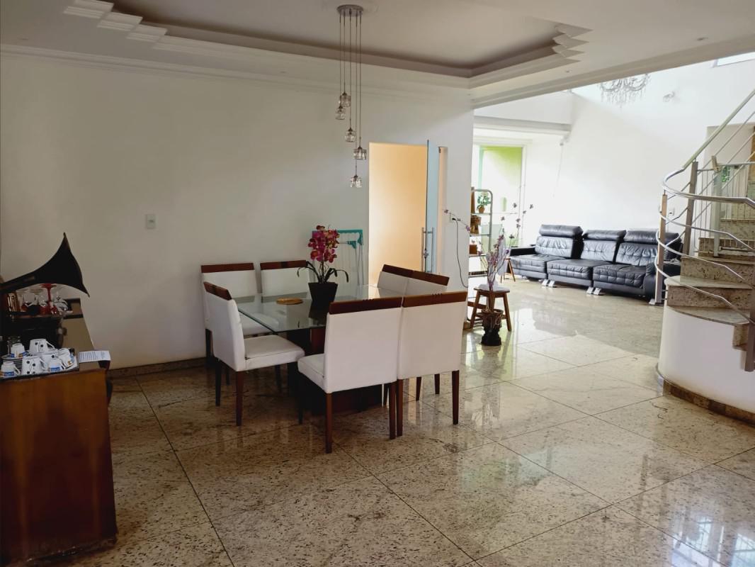 Casa, Padre Eustáquio, 4 Quartos, 8 Vagas, 4 Suítes