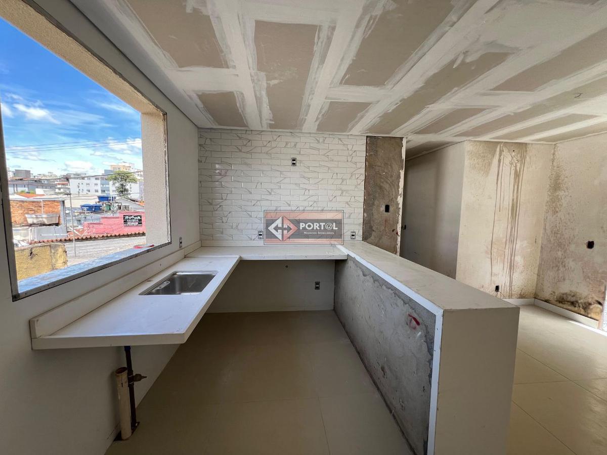 Apartamento, Sagrada Família, 2 Quartos, 2 Vagas, 1 Suíte